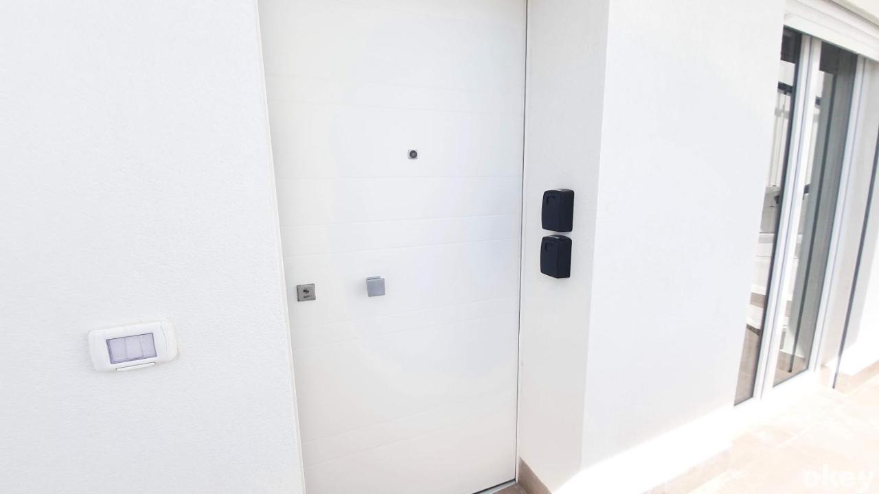 בארי Villa Mediterranea Apartments - Seaview, Pool & Garden מראה חיצוני תמונה