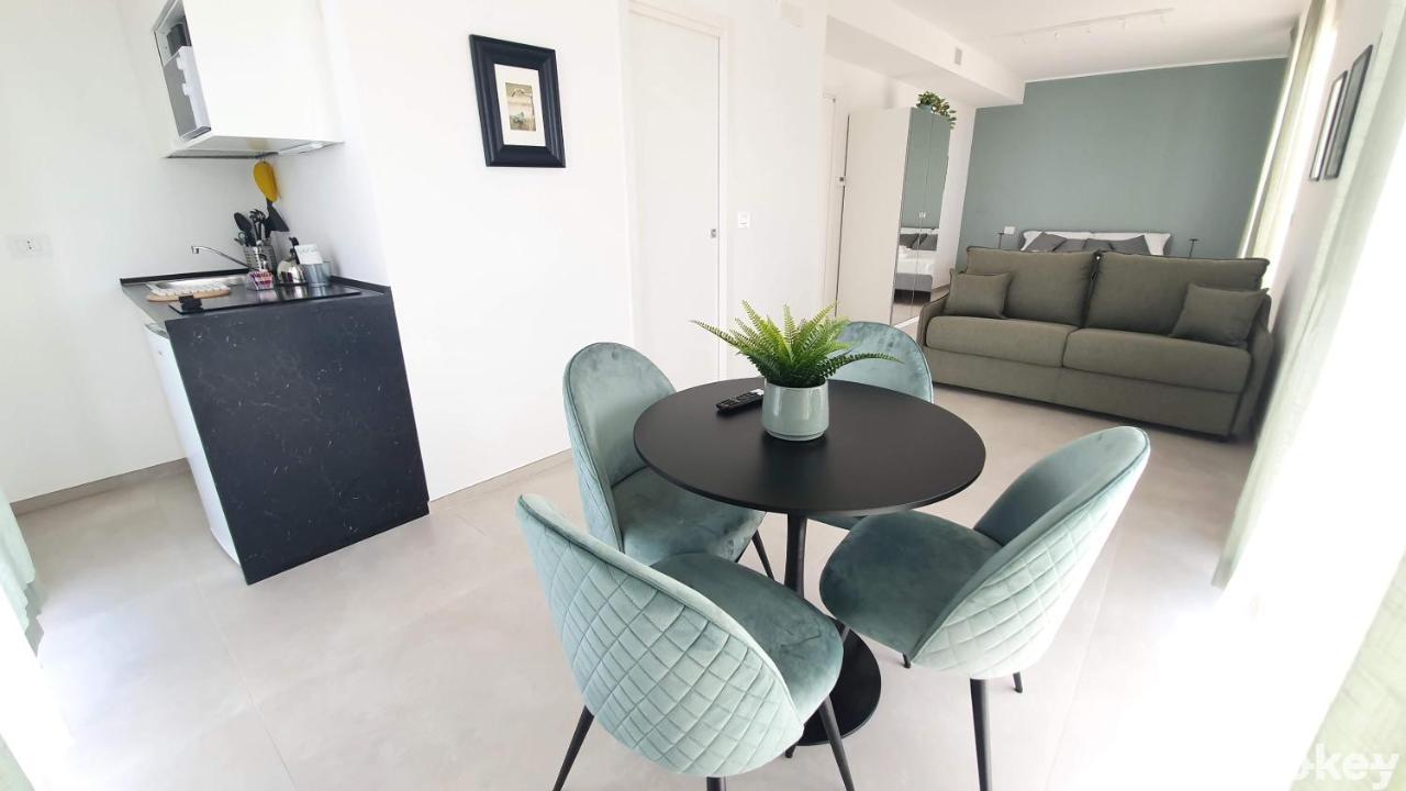 בארי Villa Mediterranea Apartments - Seaview, Pool & Garden מראה חיצוני תמונה